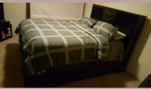 Dark Brown Queen Bed Frame For In Round Rock Tx Offerup Dark Brown Queen Bed Frame