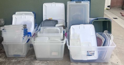 Plastic bins with lids