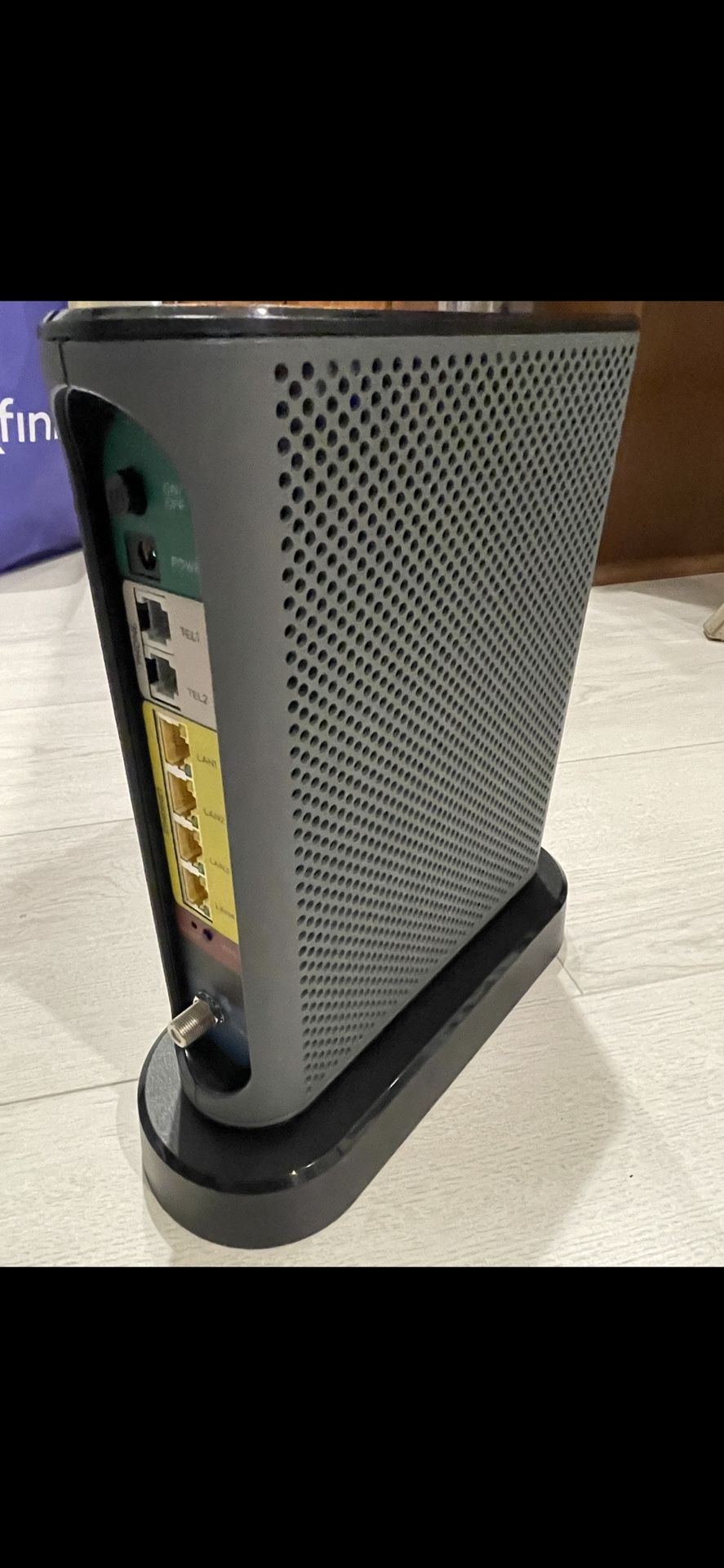Motorola MT7711 24X8 Cable Modem/Router with Two Phone Ports, DOCSIS 3.0 Modem, and AC1900 Dual Band WiFi Gigabit Router, for Comcast XFINITY Internet