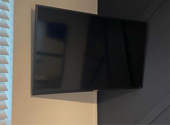 40” Ultra-thin Roku Smart TV With Wall Mount