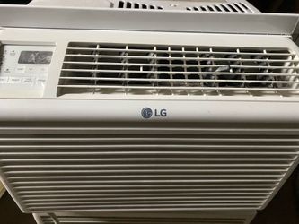 Air Conditioner 6,000 Btus almost like new
