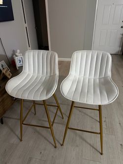 2 Velvet Bar Stools
