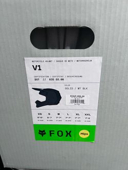 Fox racing V1 helmet