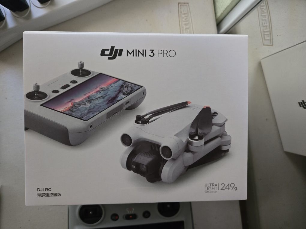 DJI MiNI 3 Pro DRONE w/ Remote Controller 