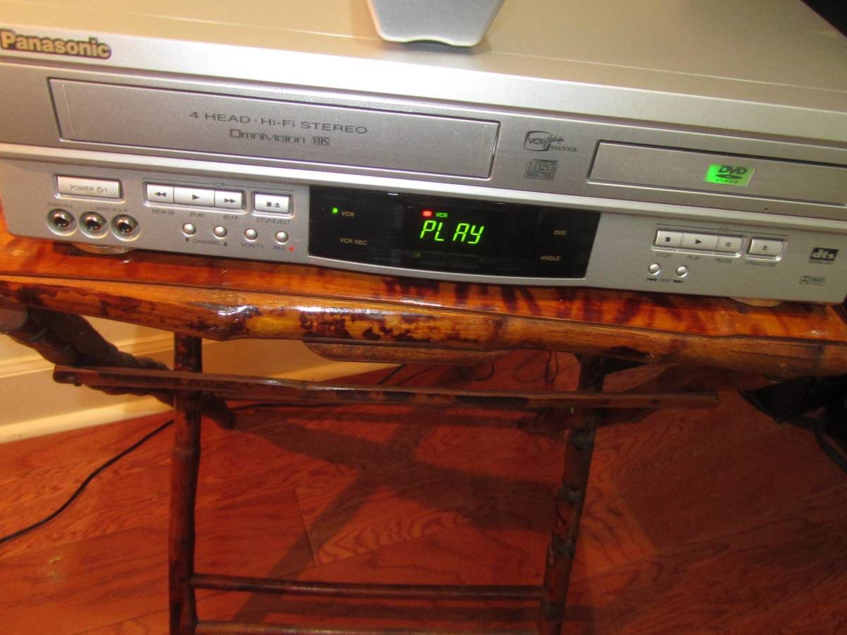 Panasonic PV-D4761 Progressive Scan DVD / VCR Combo , Silver (Renewed)