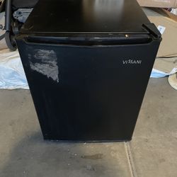 Vissani 2.6 Cu. Ft. Mini Refrigerator In Black, ENERGY STAR 