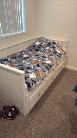 Twin bed with storage