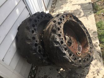 Bobcat llantas sólidas
