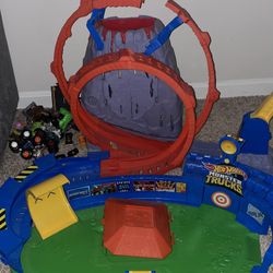 HOT WHEELS MONSTER TRUCKS T. REX VOLCANO ARENA TRACK PLAYSET