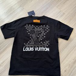 Tshirt Louis Vuitton Insp. Sz M $95 Obo