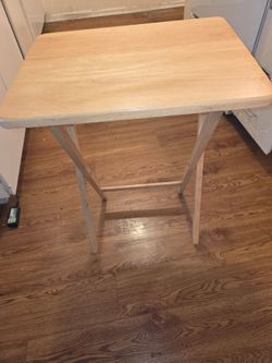 SMALL FOLDING  TABLE