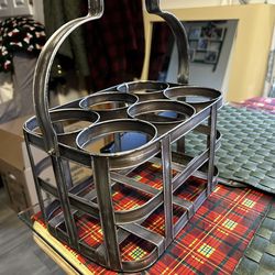 Metal bottle carrier