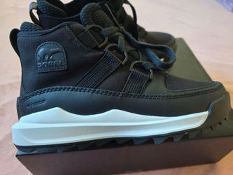 New!Never worn Sorel Waterproof Mid-Top Boots Chukka