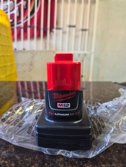 Milwaukee M12 4.0