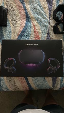 Oculus Quest VR Headset with Box
