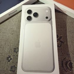 Apple iPhone 17 Pro Max 2TB Silver Unlocked With Apple Receipt Bonus New Case & Protector & I Can Drive To You 