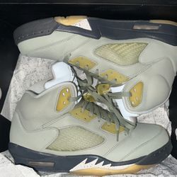 Retro Jordan 5s 