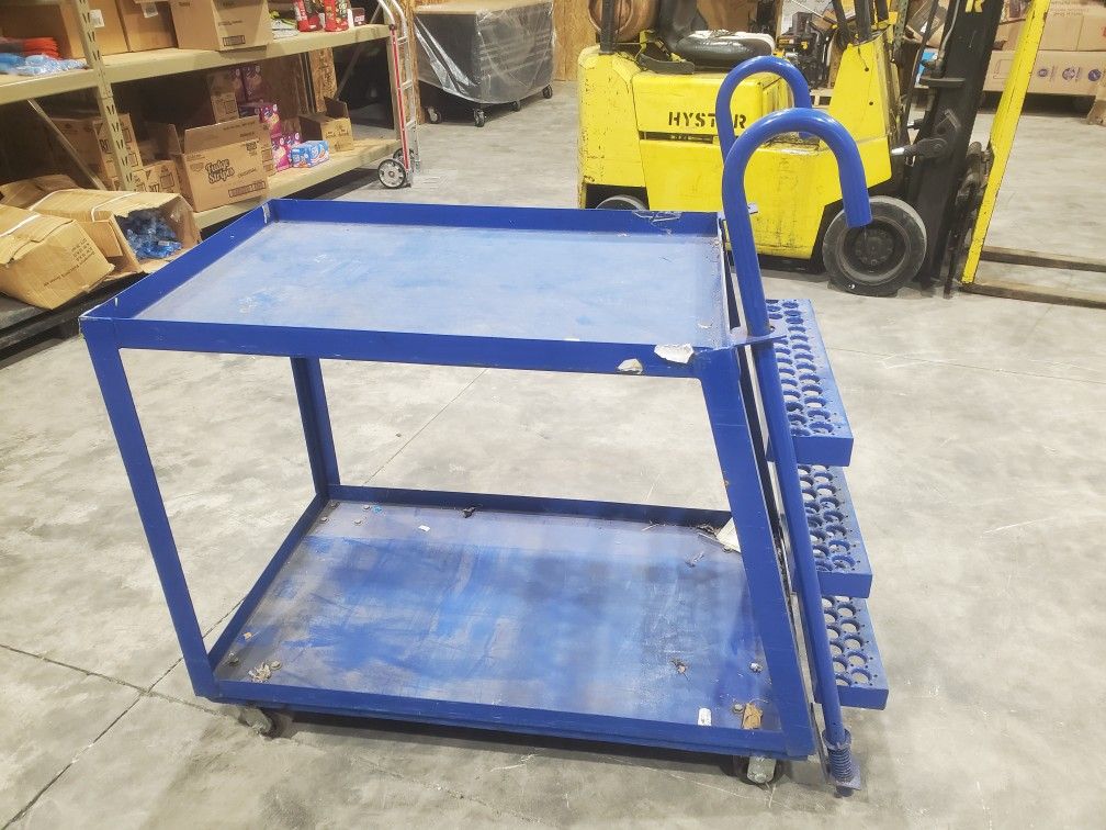 ULINE STOCK PICKING LADDER CART. DYER IN PICK UP