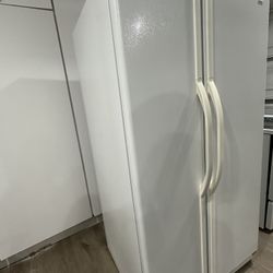Side by Side Refrigerator / Good Condition