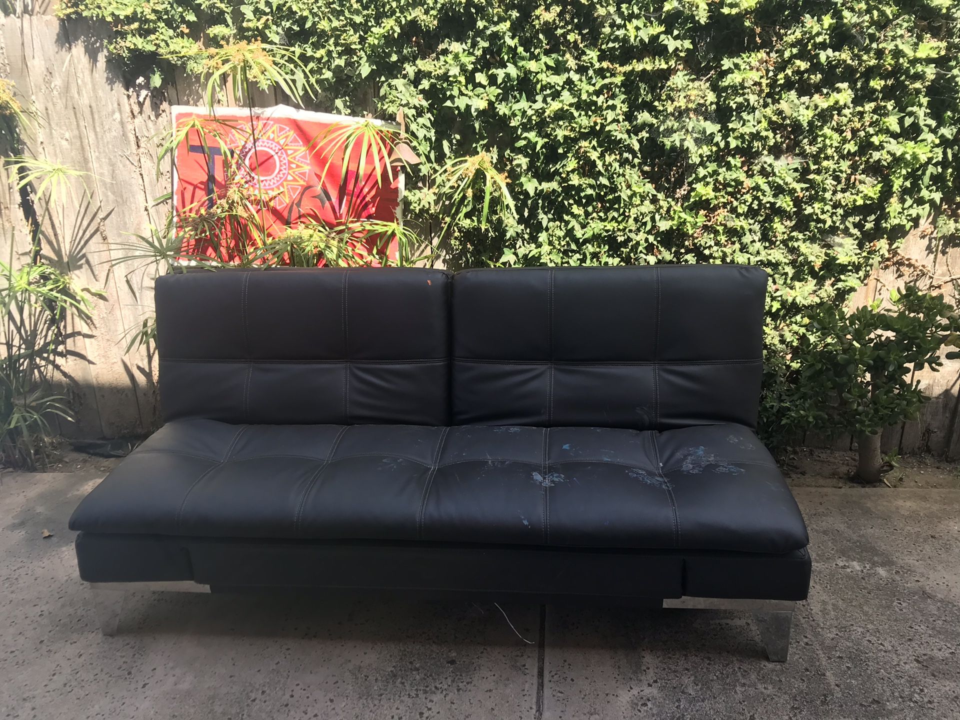 BLACK LEATHER FUTON for Sale in San Diego, CA OfferUp