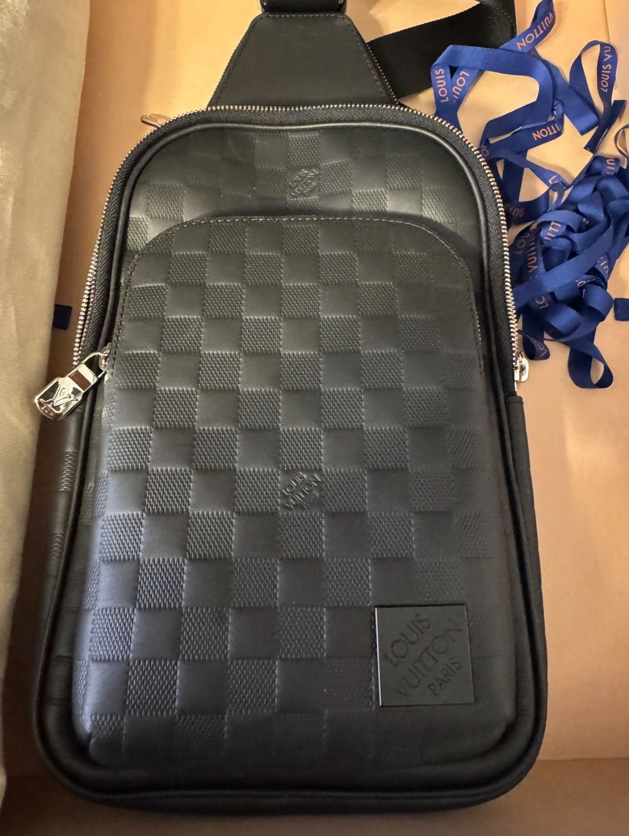 Louis Vuitton Avenue Slingbag