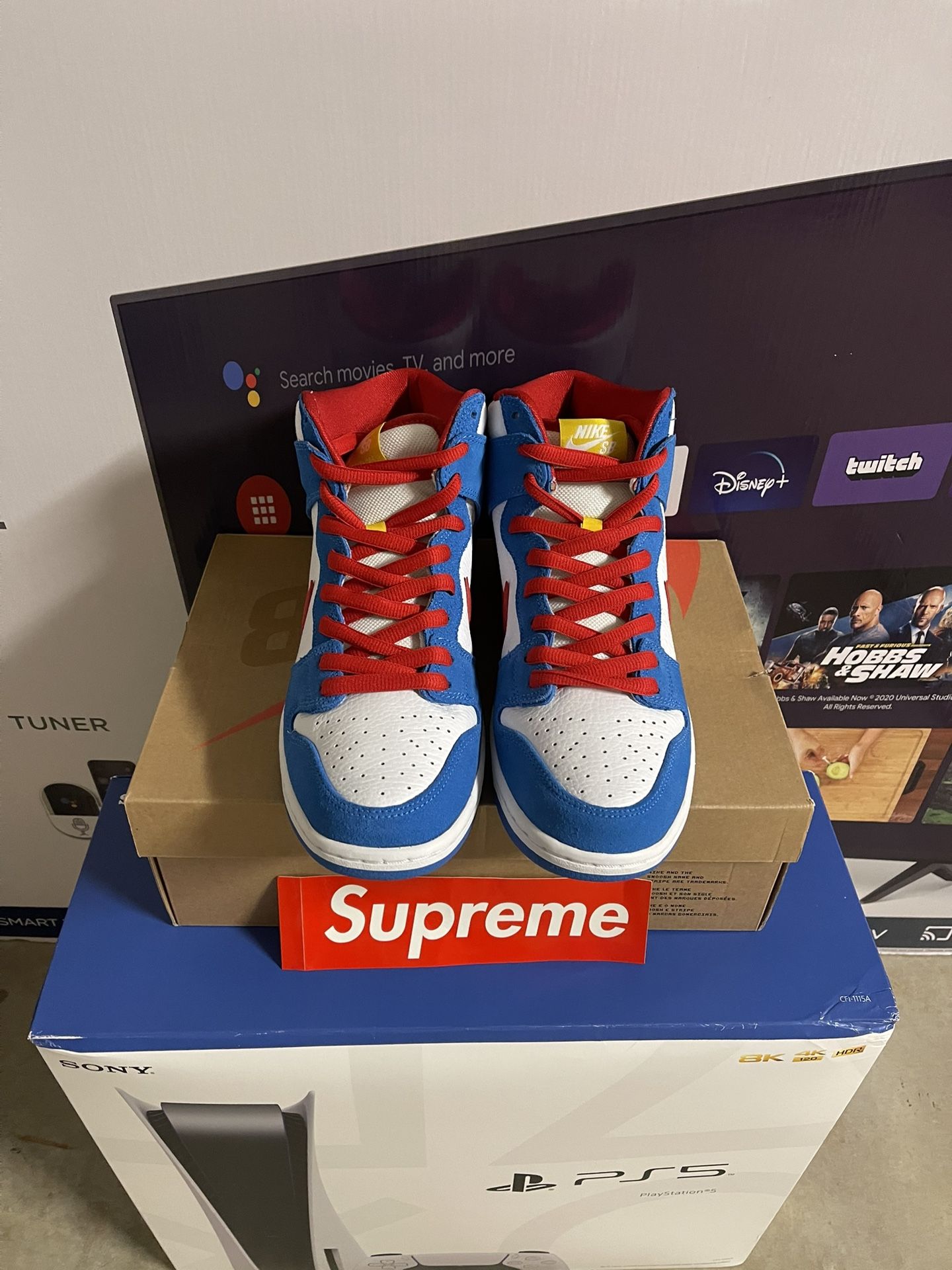 Nike Dunk SB Doraemon