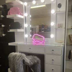 Vanity Set Mirror LED Lights Makeup Table✨Brand New