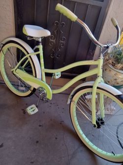 LIKE NEW BIKE HUFFY TIRES SIZE 26