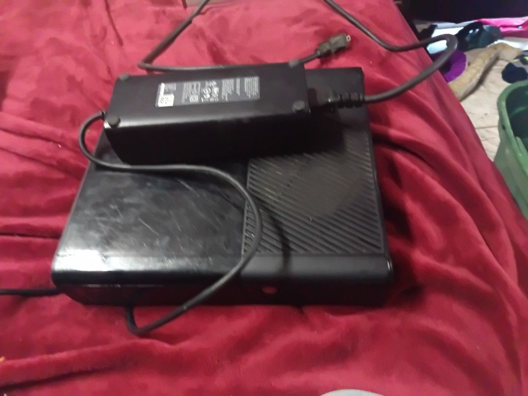 2 Xbox 360 With A Bunch Of Games