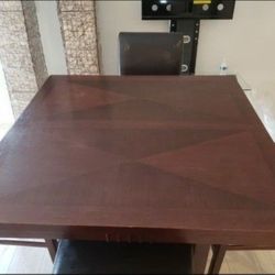 Table and 3 Chairs Expendable