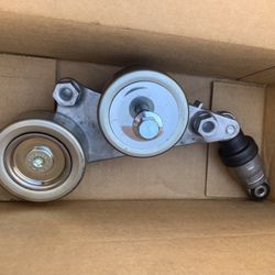 Drive Belt Tensioner Assembly Fit for Honda Odyssey Accord 05-12 31170-R70-A01