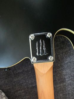 Electric Guitar Neck Plate with Maple Neck