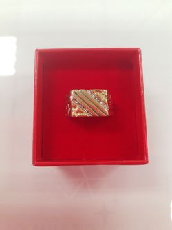 10k Gold Ring 4.5g