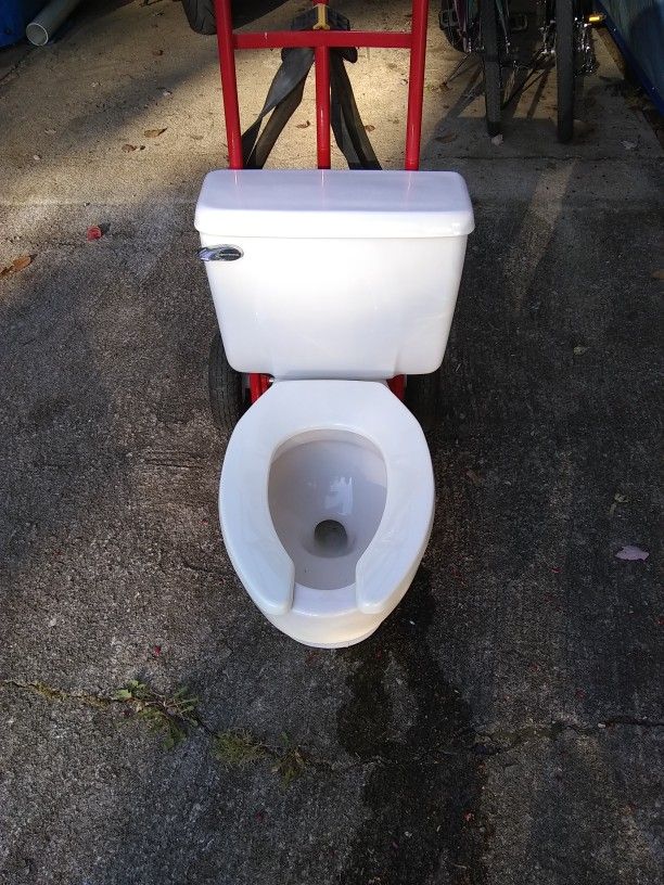 American Standard π½ Toilet.