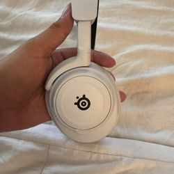 Steel Series bluetooth headphones