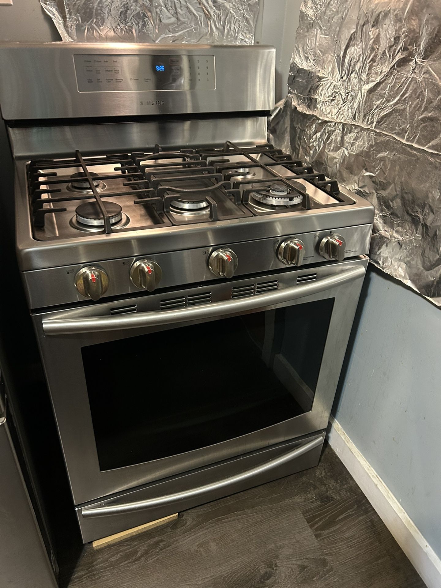 All Around Stainless Steel Gas Stove