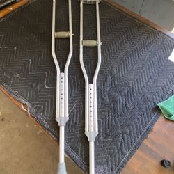 Crutches 
