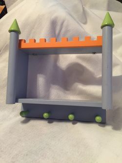 Castle shelf/hanger