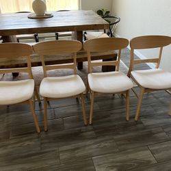 4 Wooden Dining Chairs 