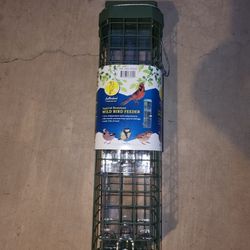 Brand New Featherland Paradise Squirrel Resistant Wild Bird Feeder