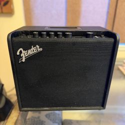 Fender Mustang LT 25 Guitar Amplifier