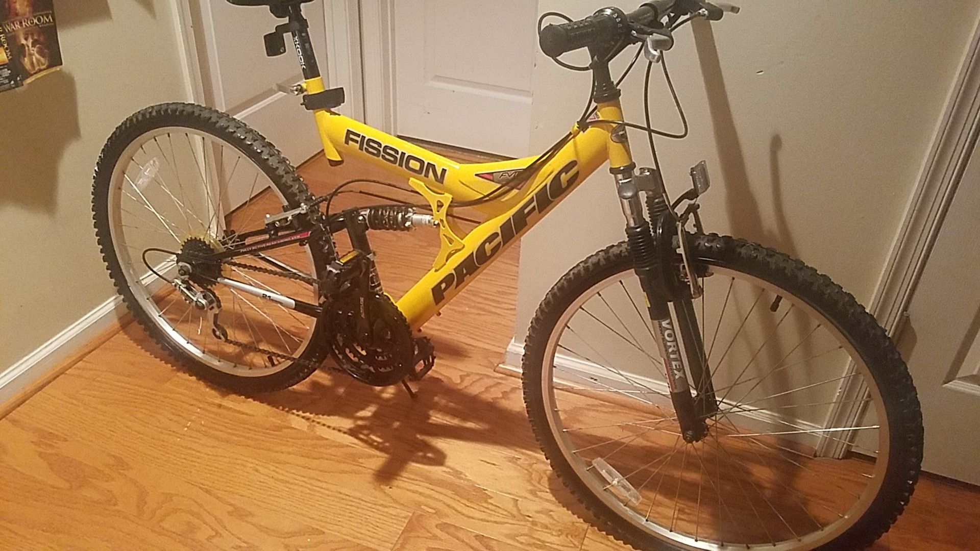 Pacific Fission mountain bike 26 inch 21 speed excellent condition for Sale in Virginia Beach VA OfferUp