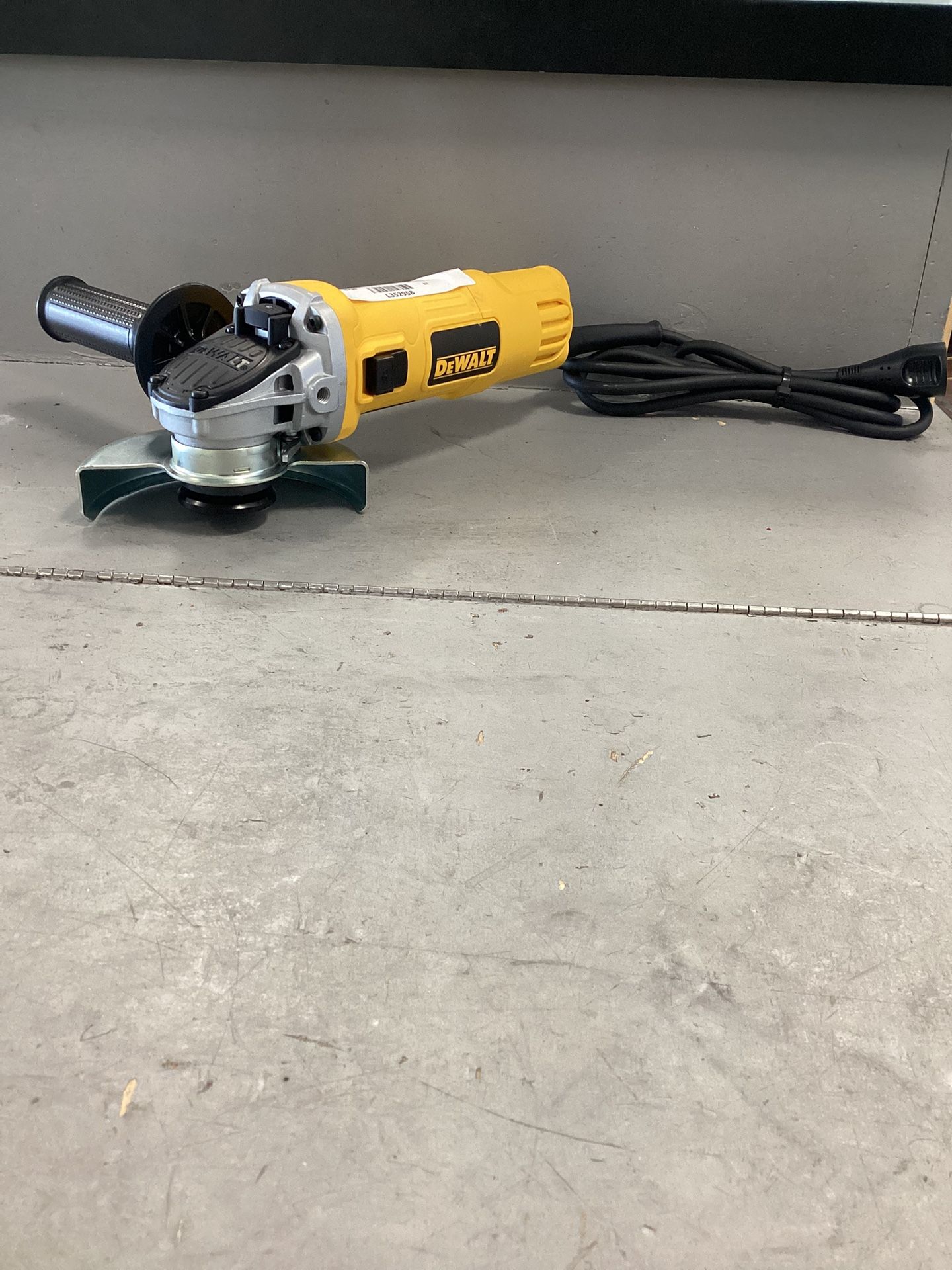 Dewalt (DWE4011) 4 1/2” Angle Grinder
