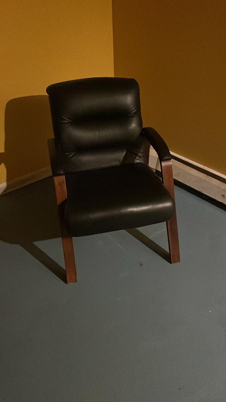 Good condition comfortable black chair