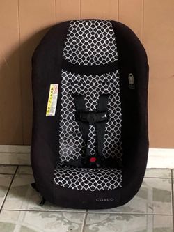 LIKE NEW CONVERTIBLE CAR SEAT!!!!