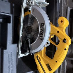 Dewalt Circular Saw With Case - Almost New