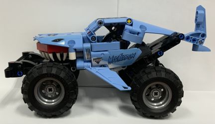 LEGO Technic Monster Jam Megalodon (42134) Blue Shark Monster Truck