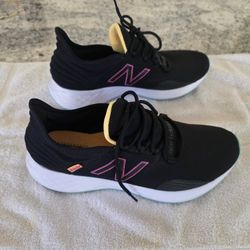 Black Tennis Shoes