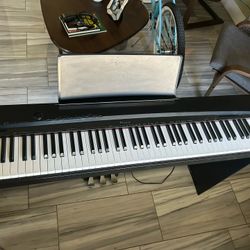 CASIO PRIVIA PX-135 PIANO/KEYBOARD