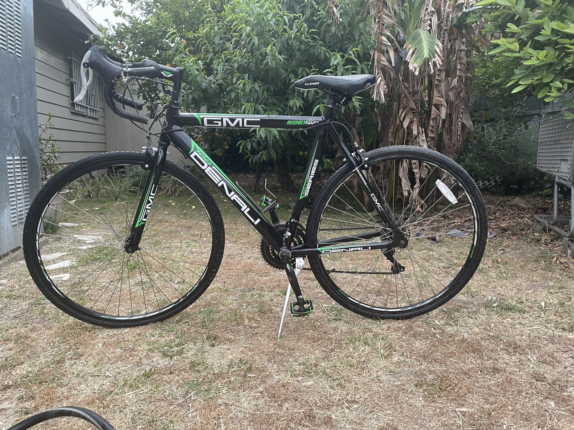 GMC Bike DenalI 700c Flat Bar